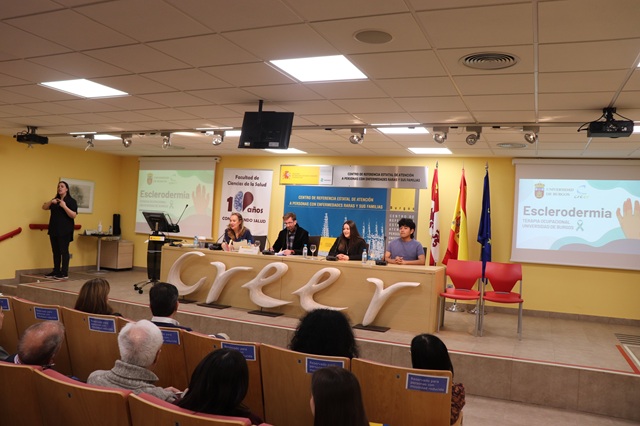 Mesa de experiencias 'Terapia ocupacional y Enfermedades Raras'.