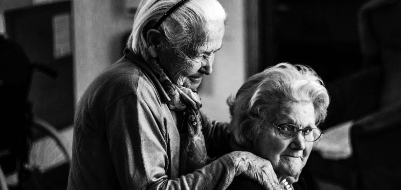 Dos señoras mayores