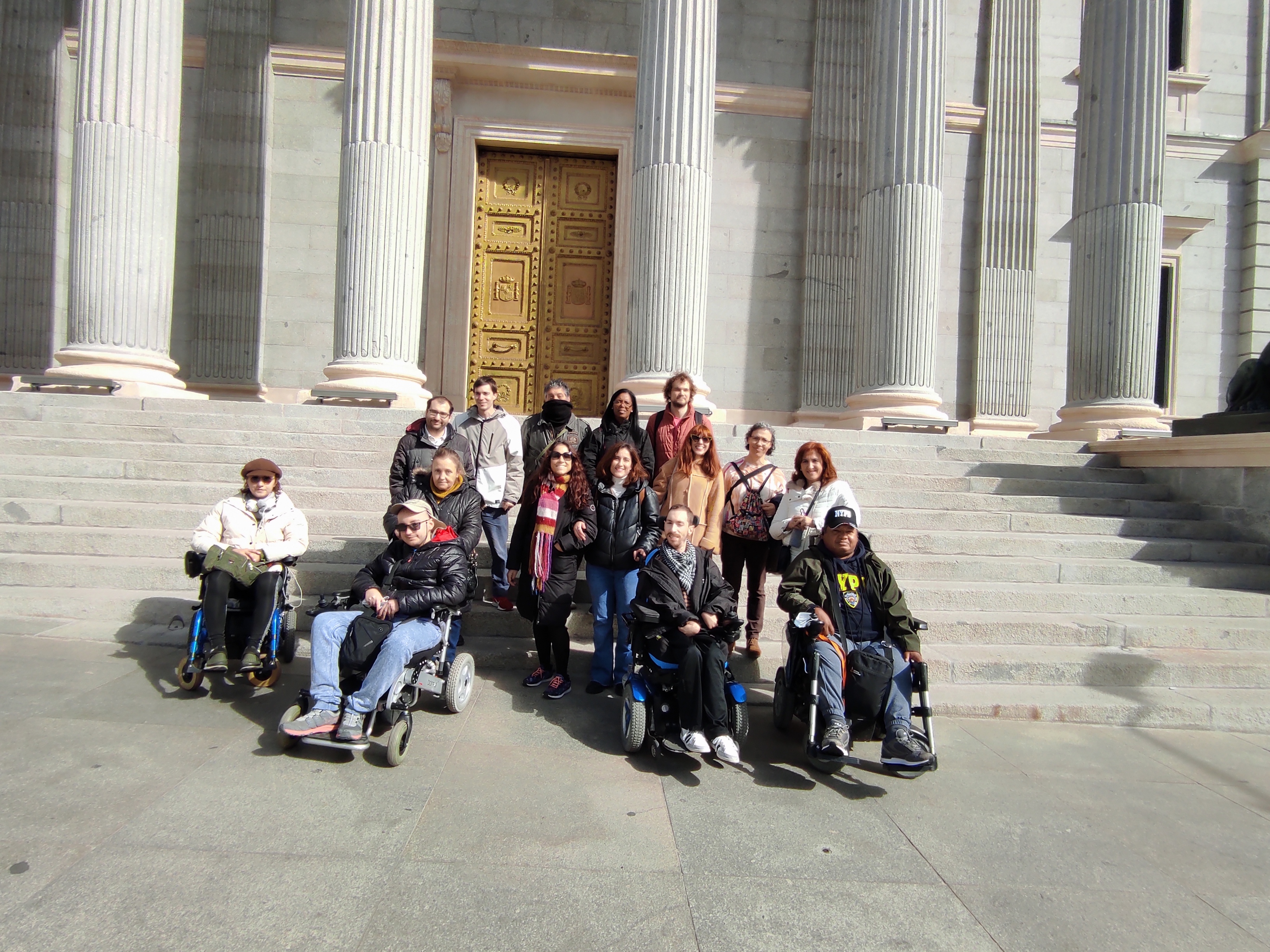 Parada en el Congreso de los diputados en la ruta, adaptada, de mujeres ilustres