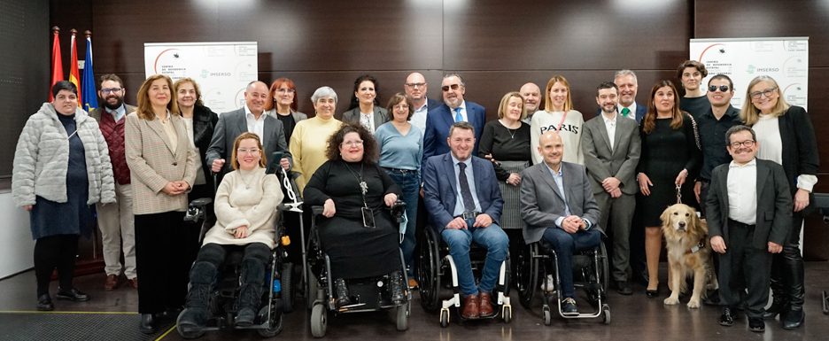 Foto de familia del acto Discapacidad con Derecho.