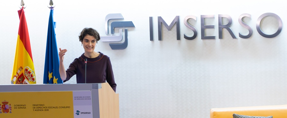 María Rosa Martínez Rodríguez, secretaria de Estado de Derechos Sociales, durante la rueda de prensa.