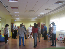 Participantes en el taller de psicomotricidad impartido por la Maestra del Centro