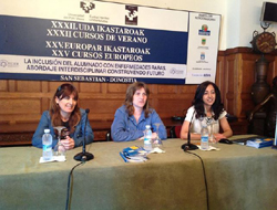 Pedagoga y maestras del Creer en el curso de la Escuela de Verano de la Universidad del País Vasco