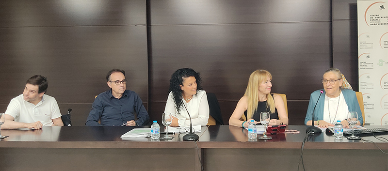 Inmaculada Gómez Pastor inaugurando la jornada junto a los ponentes.