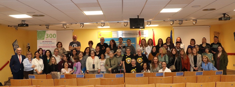 Foto de familia de los participantes en la XIV Jornada del Día Mundial de las Enfermedades Raras en el Creer.